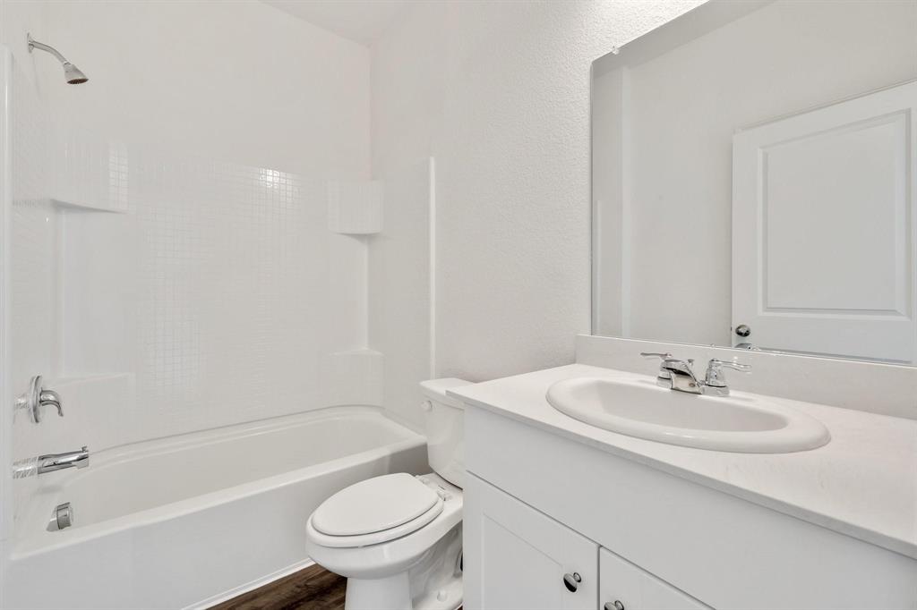 795 Yorkshire Drive Property Photo 23
