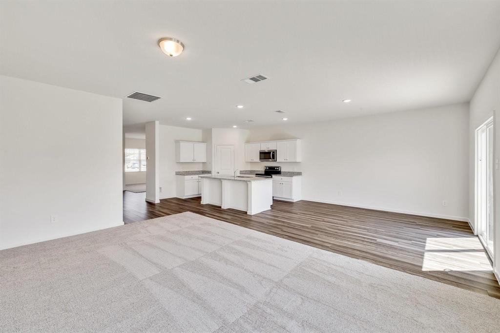 795 Yorkshire Drive Property Photo 28