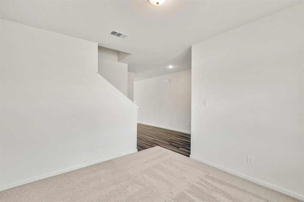 795 Yorkshire Drive Property Photo 31