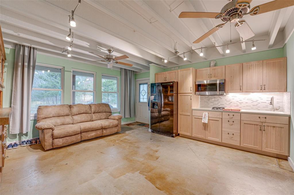 1002 S Main Street Property Photo 5