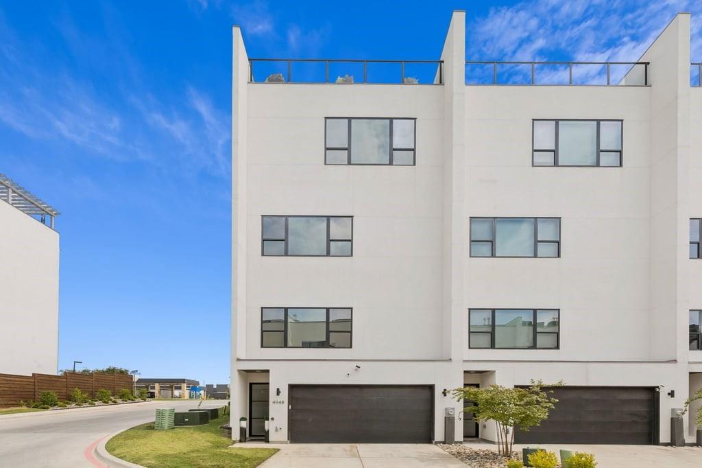 4948 Blaynes View Property Photo 1
