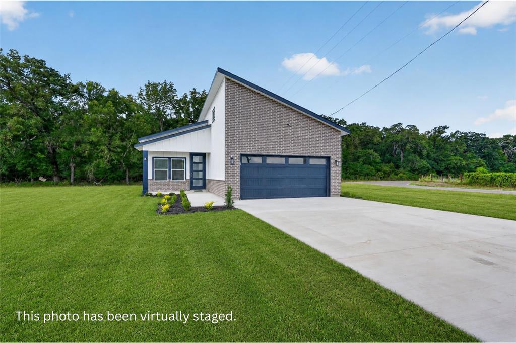 102 Shadywood Road Property Photo 1