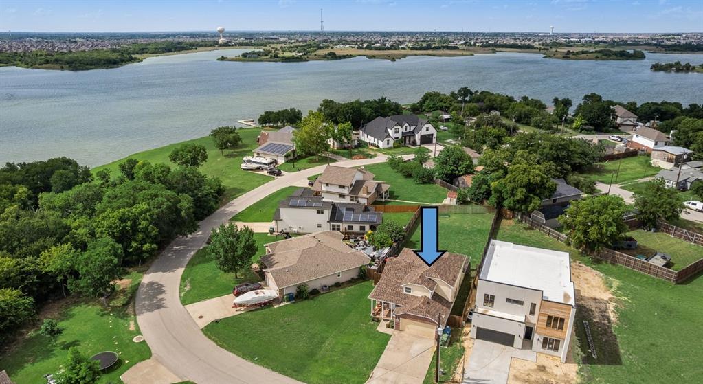 7622 W Shore Drive Property Photo 1