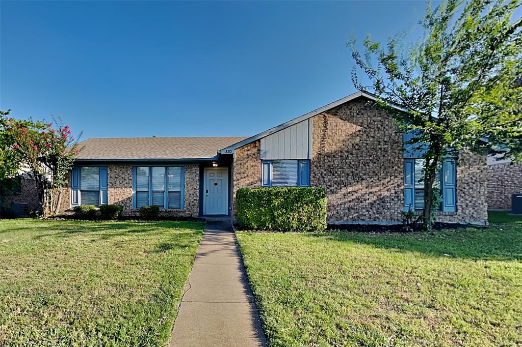 820 Whitehall Drive Property Photo 1