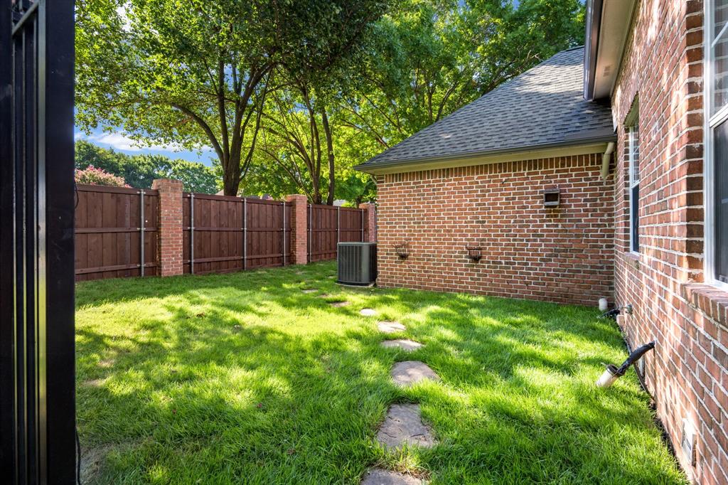 5008 Charles Place Property Photo 4
