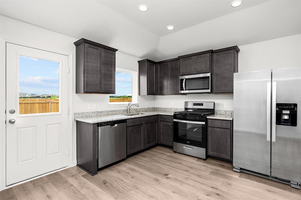 8309 White Wolf Trail Property Photo 4