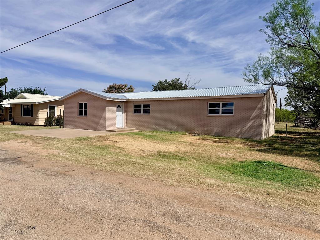 424 W Santa Fe Avenue Property Photo 1
