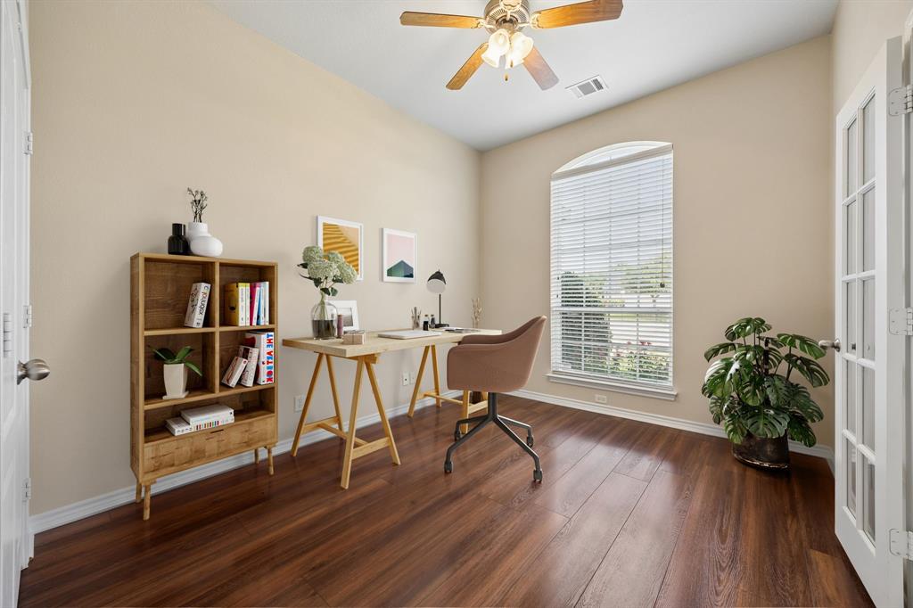 4201 Garden Path Lane Property Photo 4