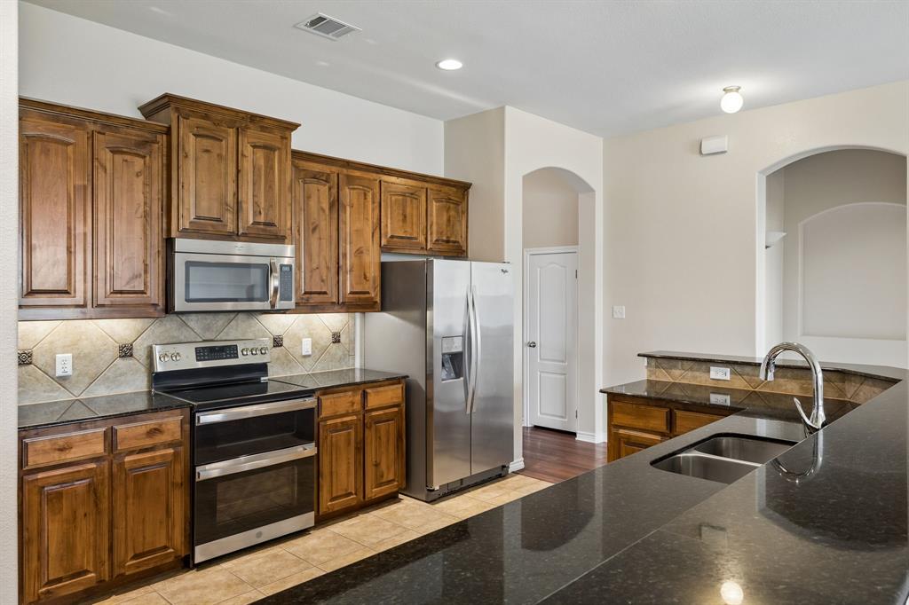 4201 Garden Path Lane Property Photo 6