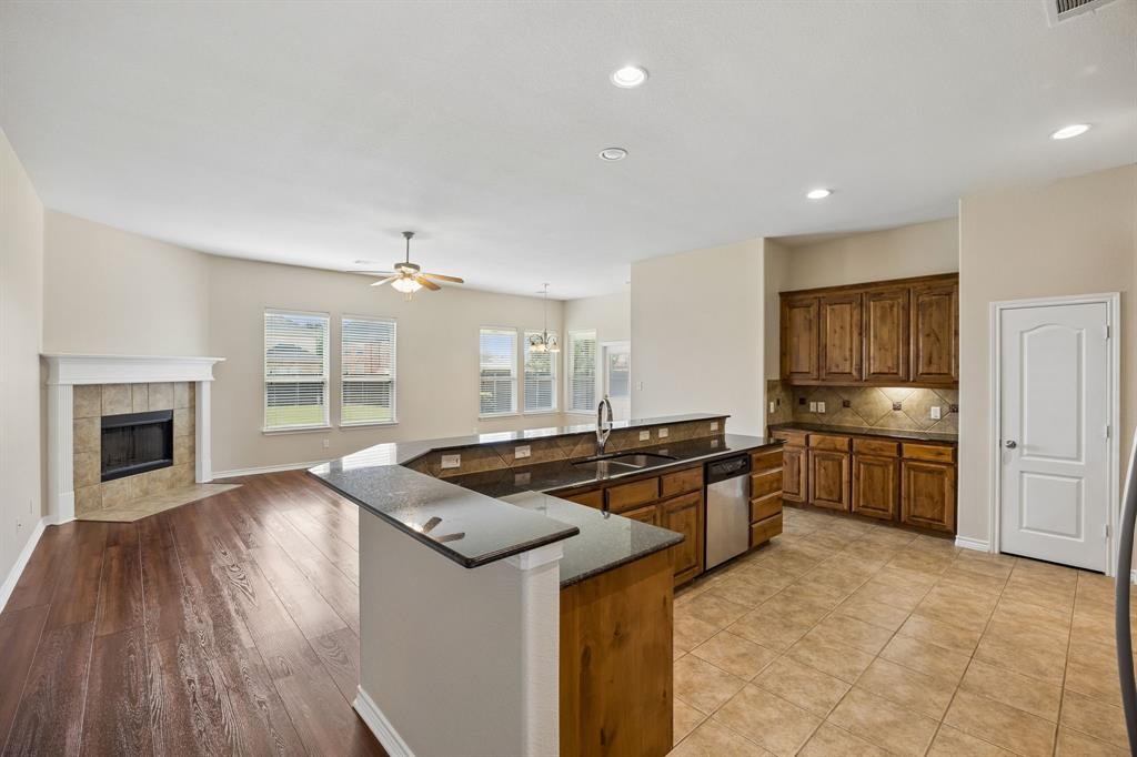 4201 Garden Path Lane Property Photo 7