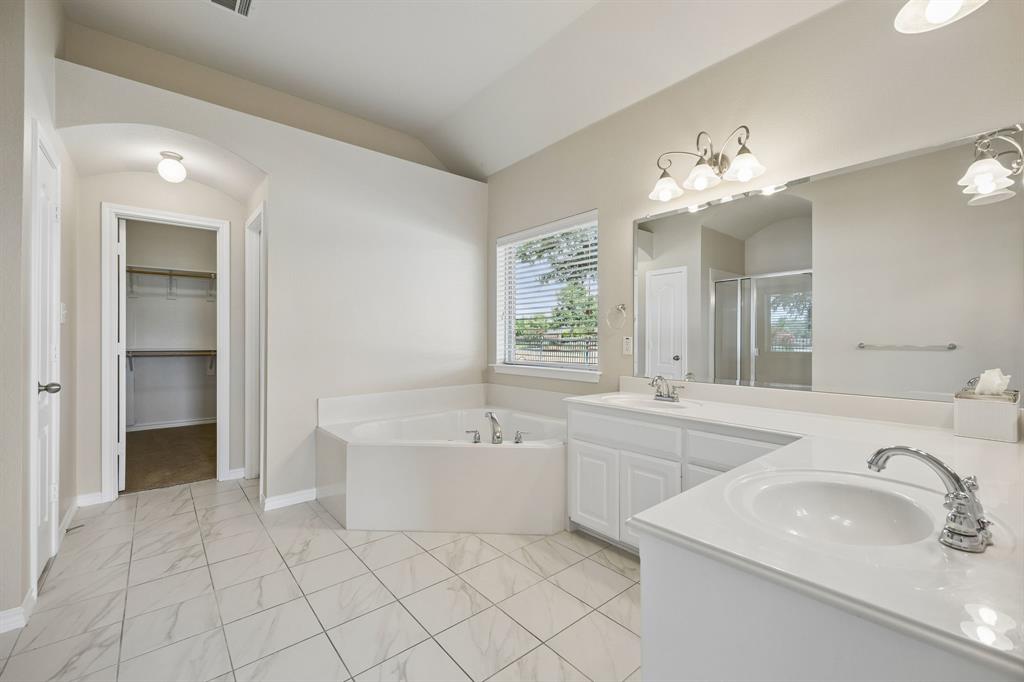 4201 Garden Path Lane Property Photo 16