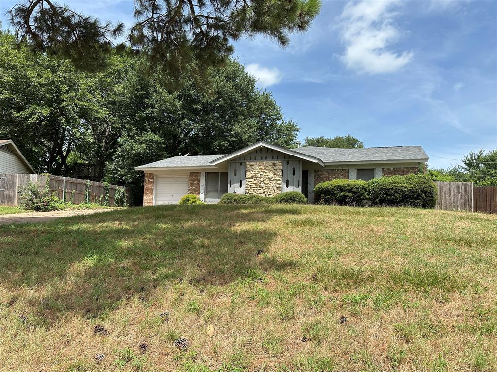 1908 Brookview Drive Property Photo 1