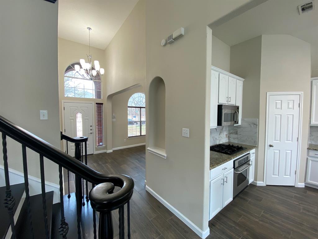 5668 Imperial Meadow Drive Property Photo 4