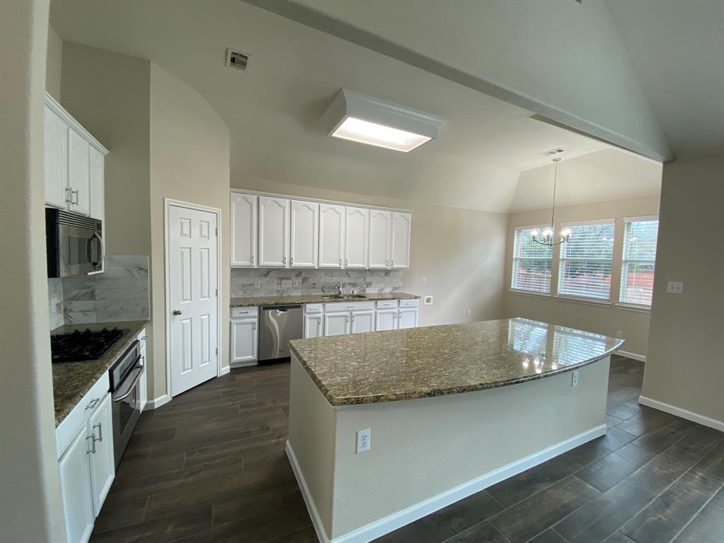 5668 Imperial Meadow Drive Property Photo 6