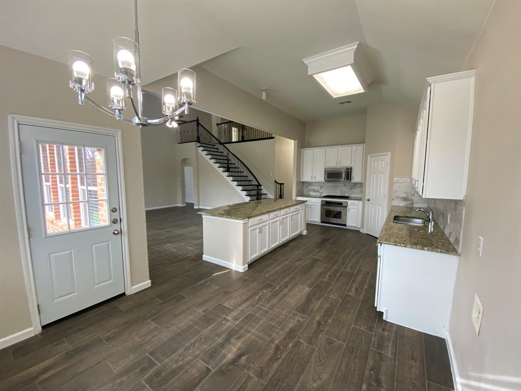 5668 Imperial Meadow Drive Property Photo 10