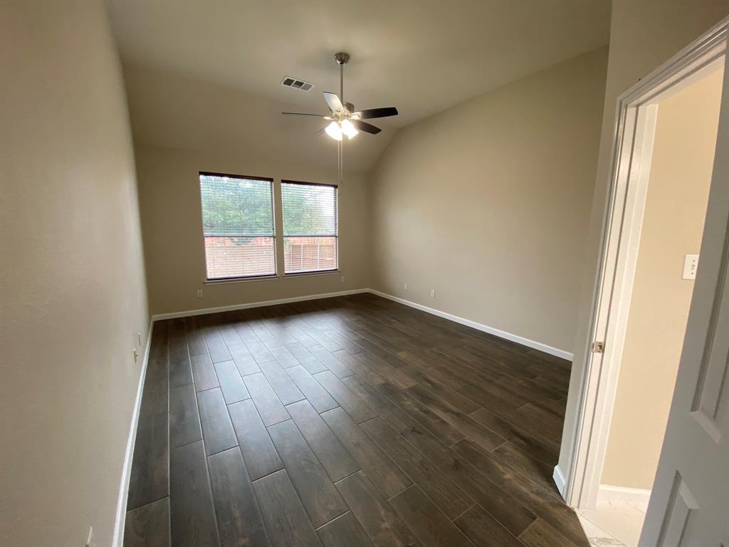 5668 Imperial Meadow Drive Property Photo 15