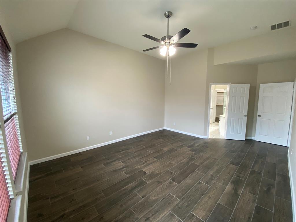 5668 Imperial Meadow Drive Property Photo 16