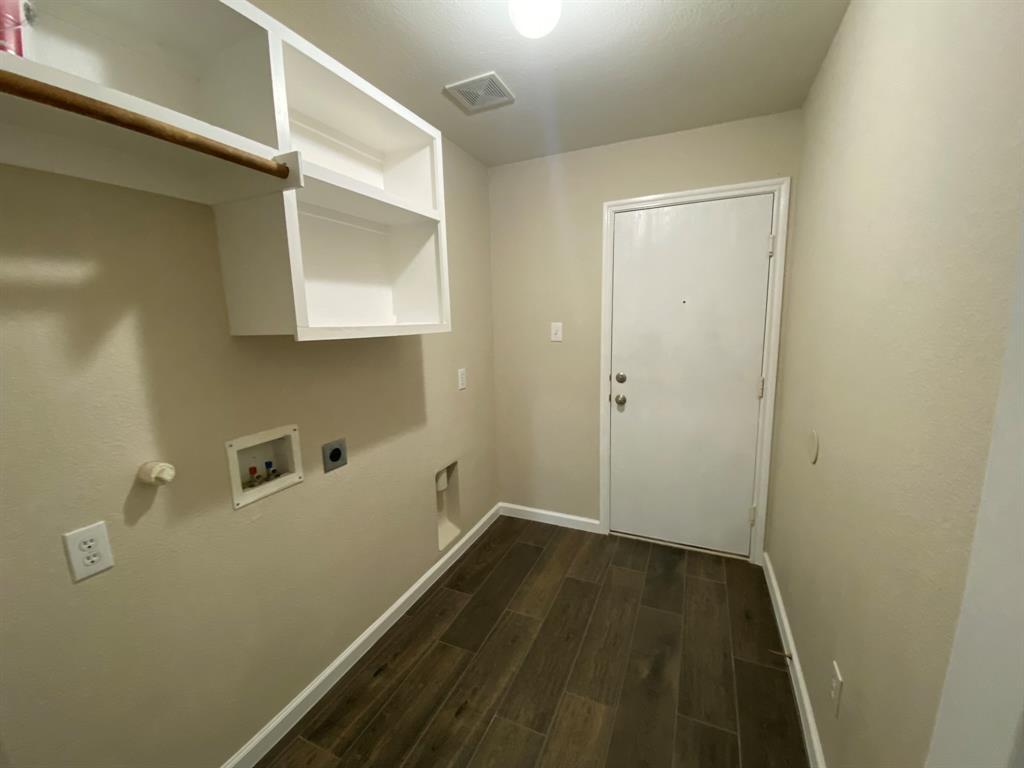 5668 Imperial Meadow Drive Property Photo 26