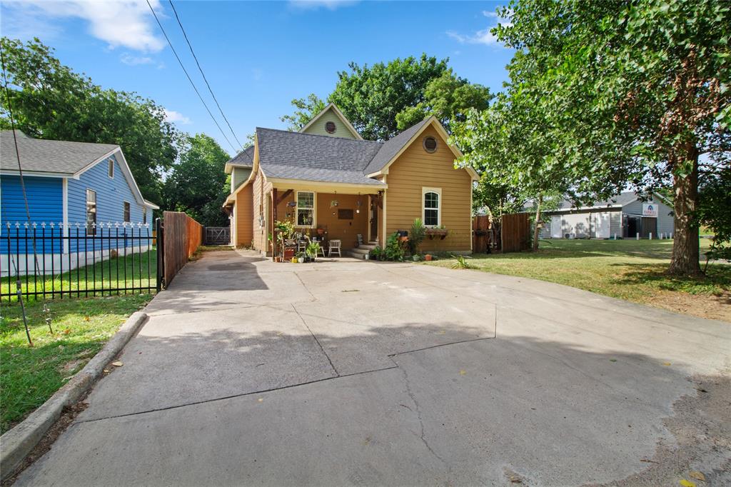 105 E Linden Street Property Photo 1