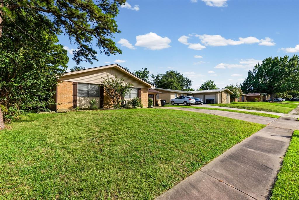 5213 Hilltop Drive Property Photo 4
