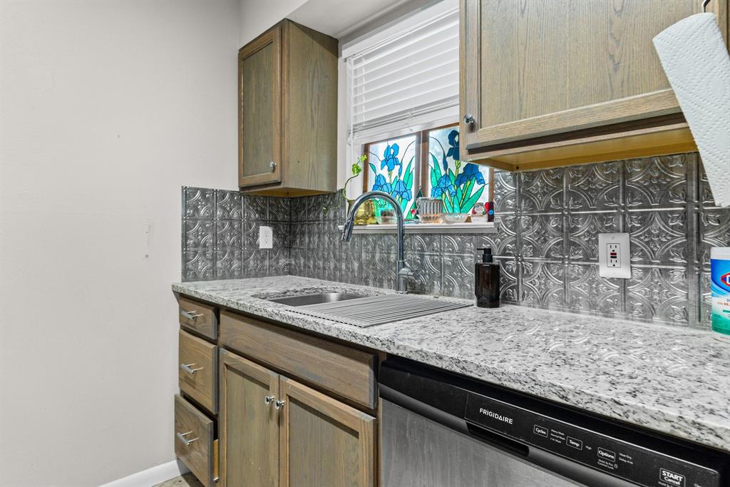 5213 Hilltop Drive Property Photo 10