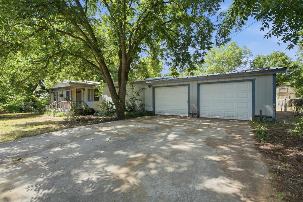 816 W Ayers Avenue Property Photo 2