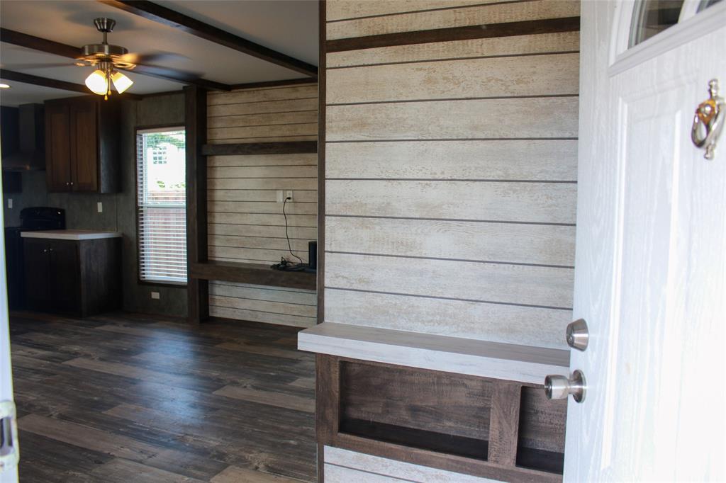 8529 Weems Estate Drive Property Photo 4