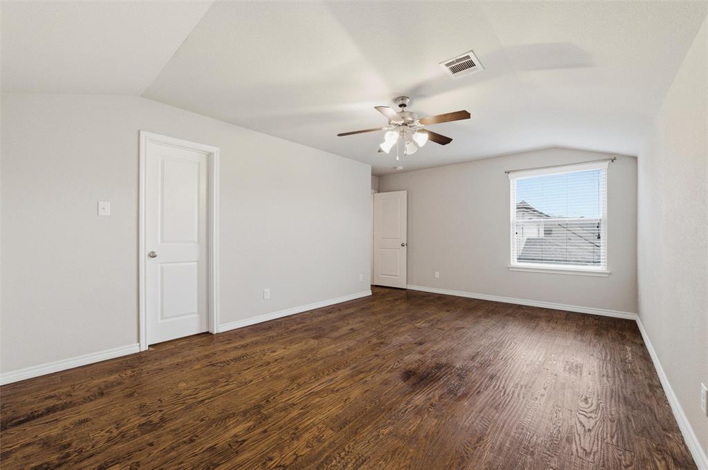 420 Prairie Run Property Photo 27