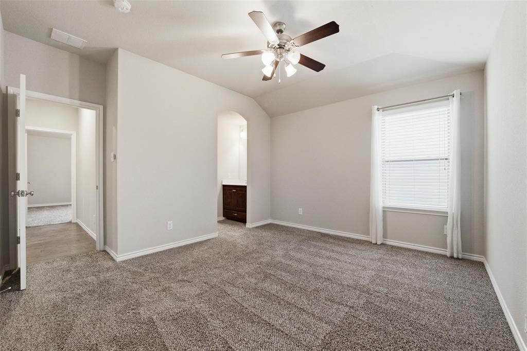 420 Prairie Run Property Photo 31
