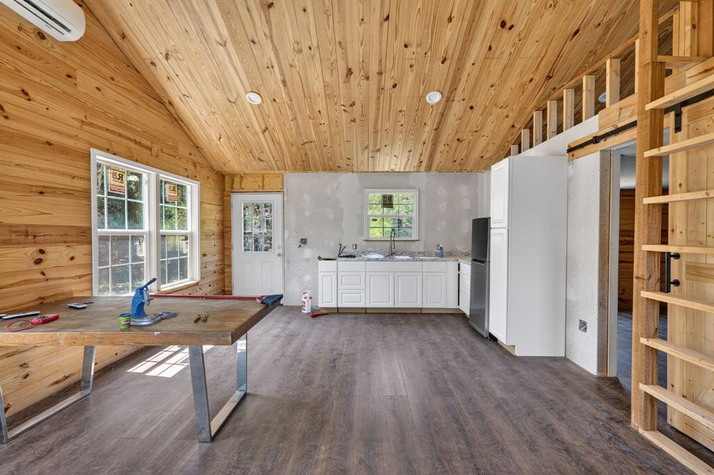 1066 High Point Drive Property Photo 4