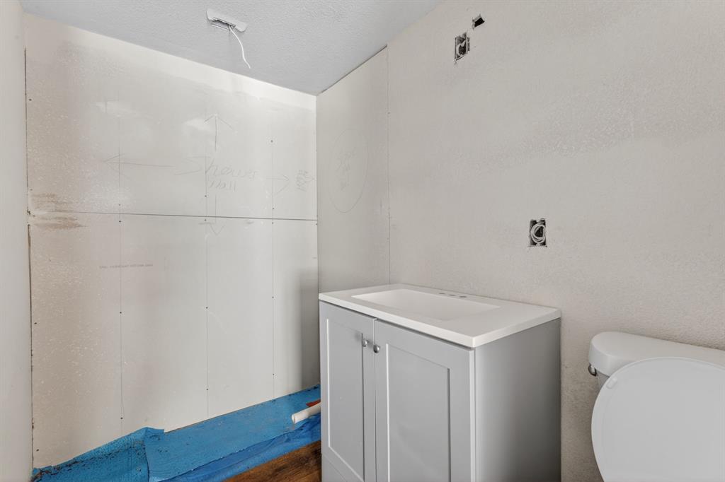 1066 High Point Drive Property Photo 10