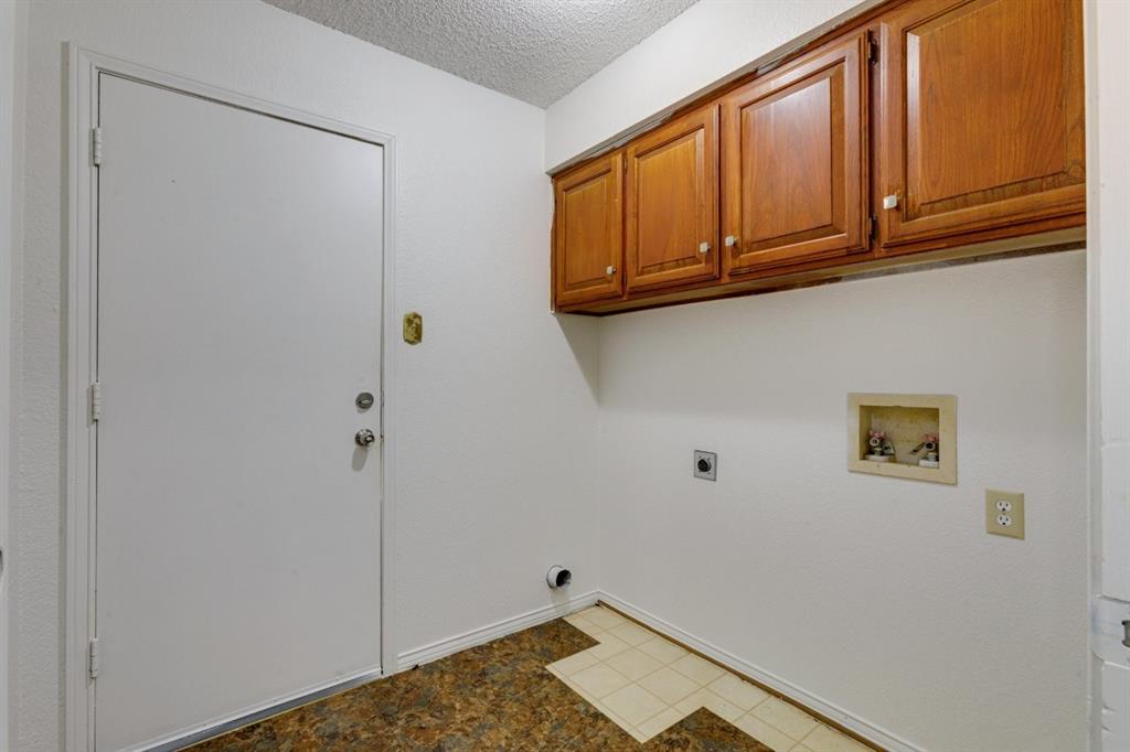 902 Wayne Avenue Property Photo 6