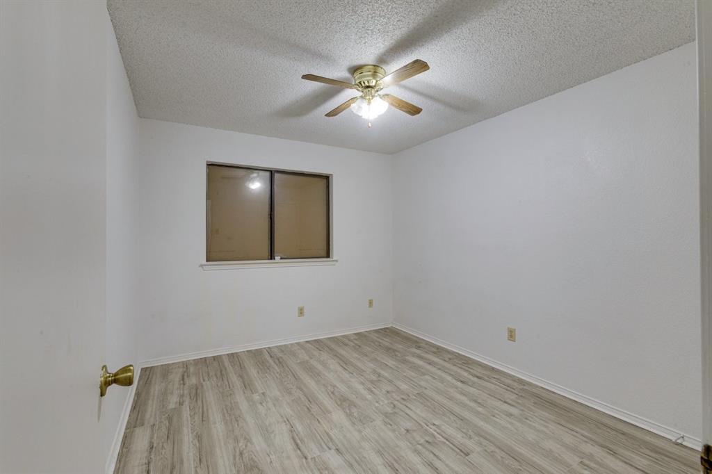 902 Wayne Avenue Property Photo 8