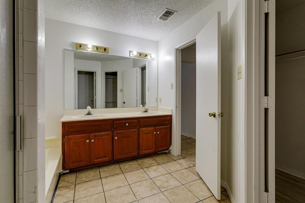 902 Wayne Avenue Property Photo 10