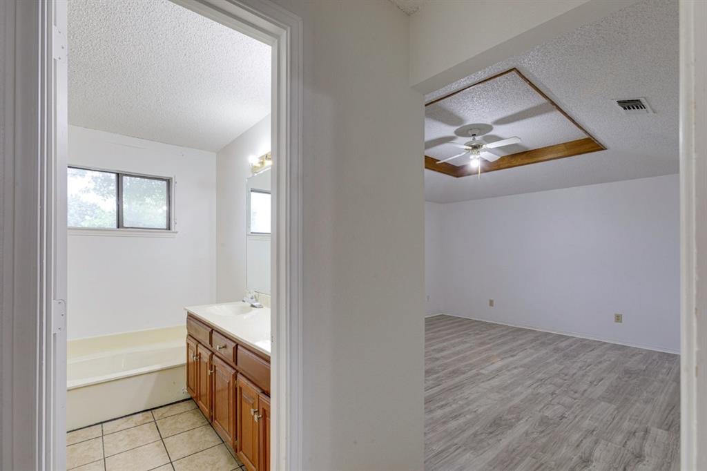 902 Wayne Avenue Property Photo 15