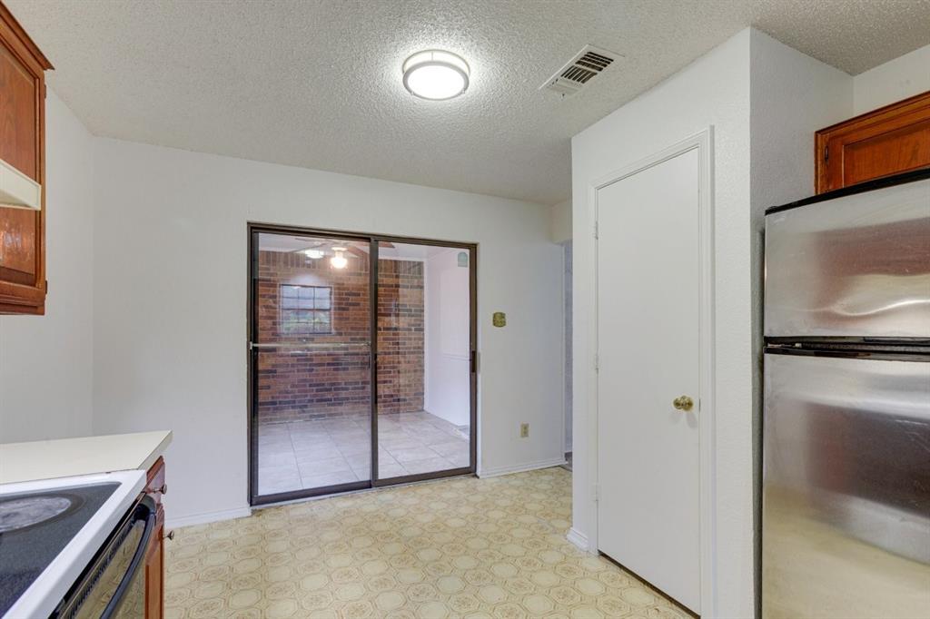 902 Wayne Avenue Property Photo 16