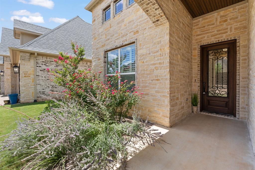 2407 Vineyard Drive Property Photo 3
