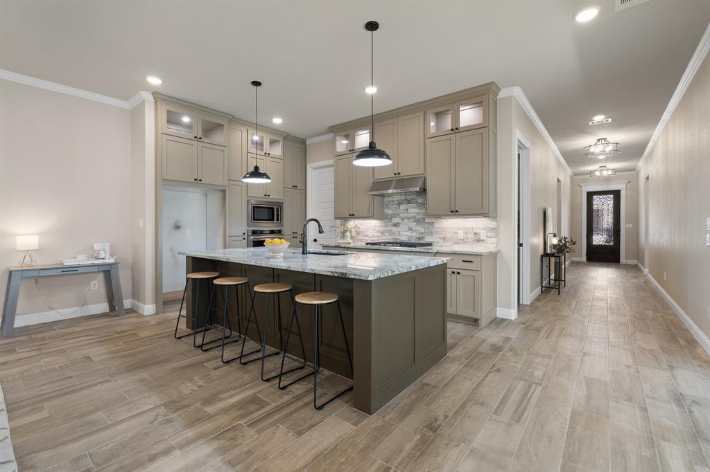 2407 Vineyard Drive Property Photo 8