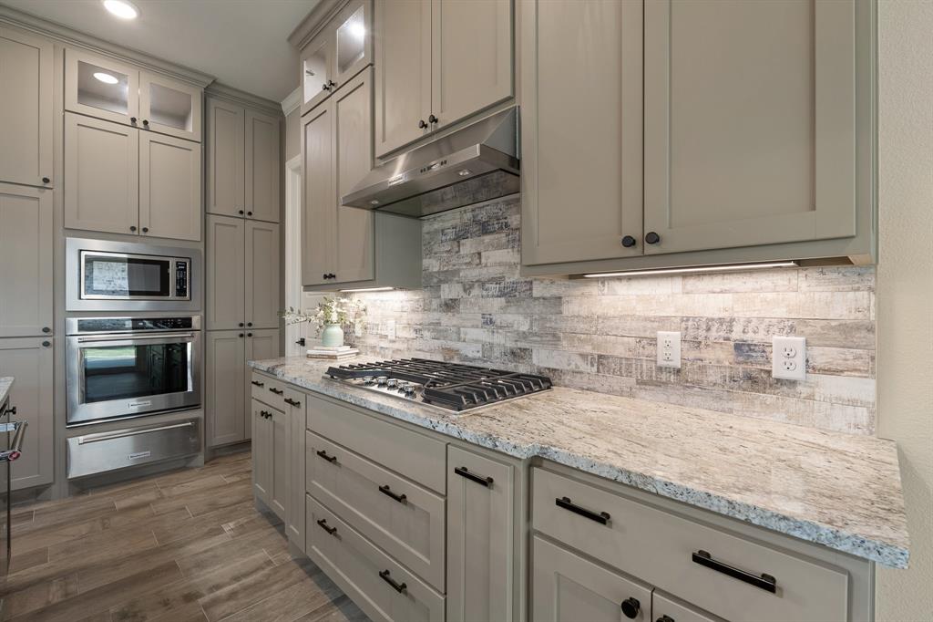 2407 Vineyard Drive Property Photo 12