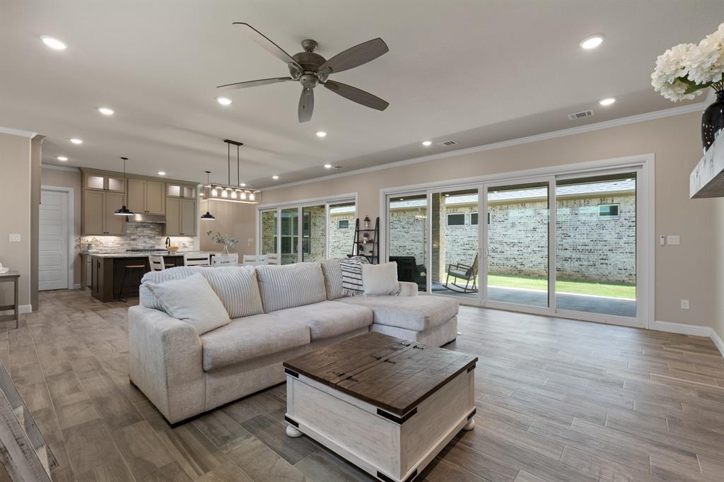 2407 Vineyard Drive Property Photo 17