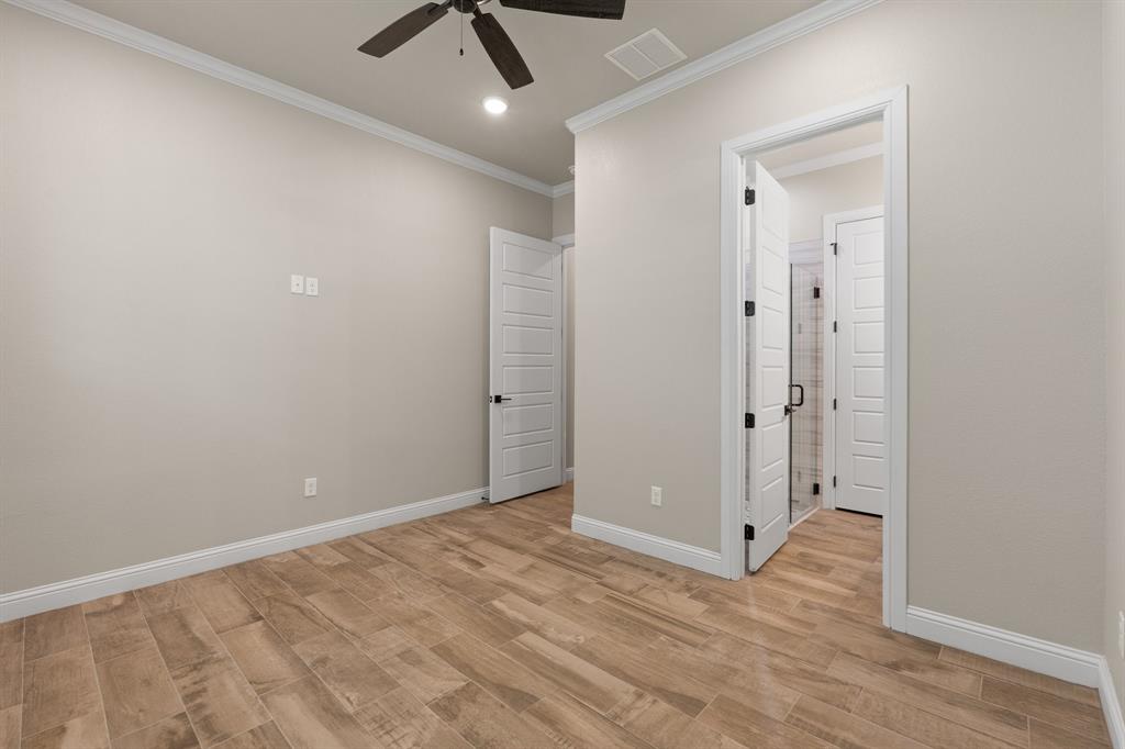 2407 Vineyard Drive Property Photo 32