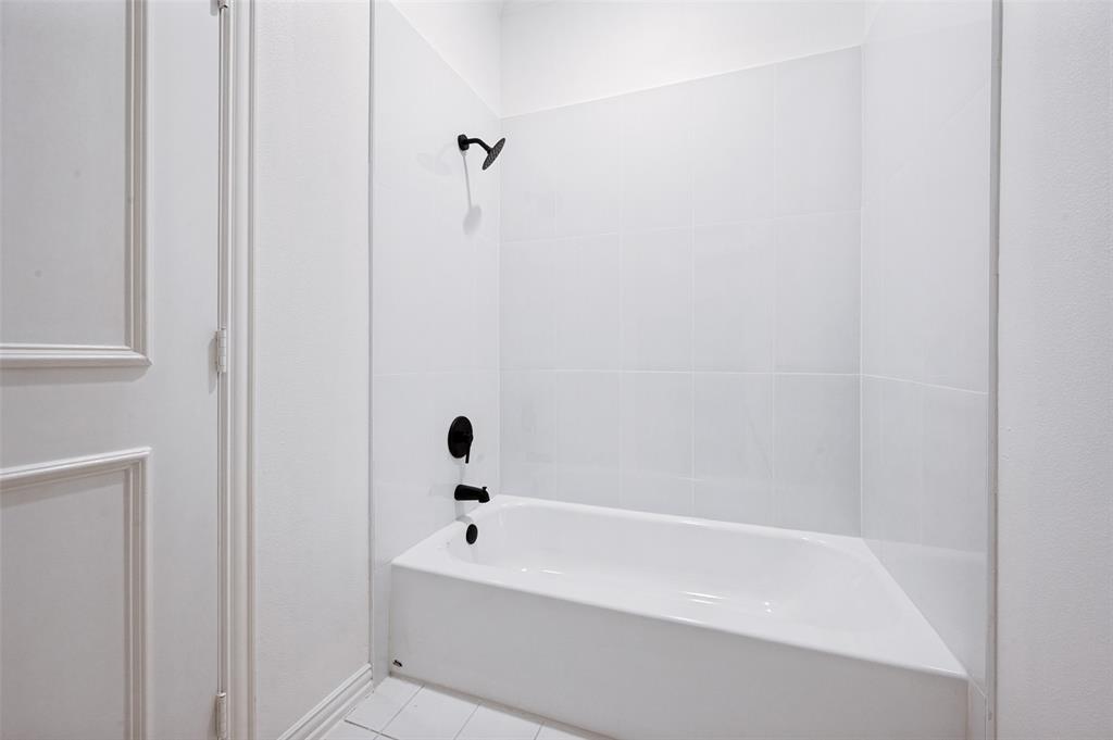 17919 Castle Bend Drive Property Photo 37
