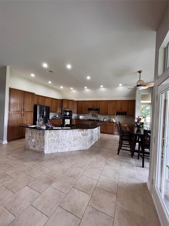 9908 Countryside Drive Property Photo 8