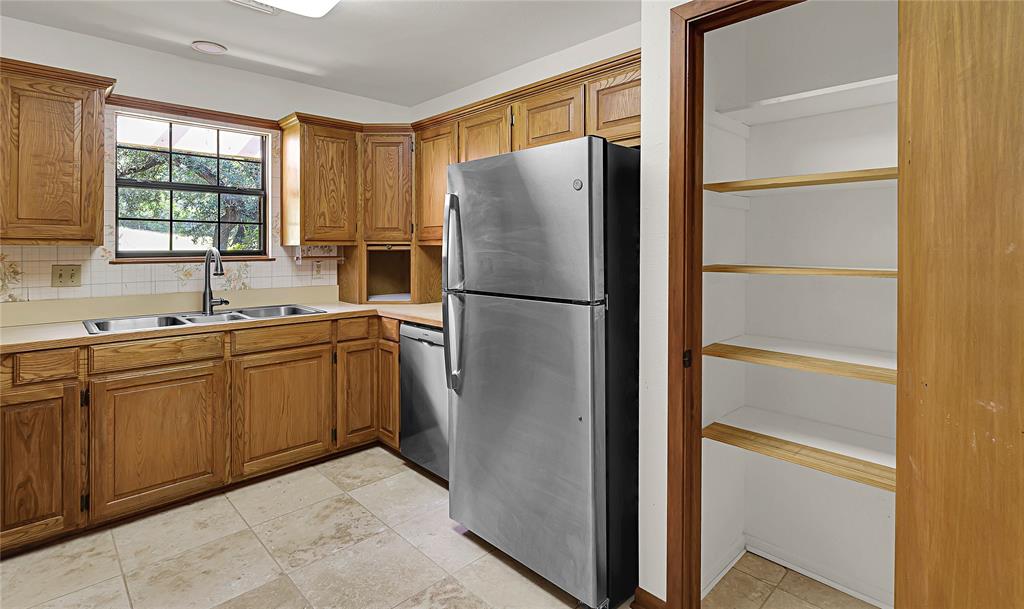 321 County Road 4275 Property Photo 11