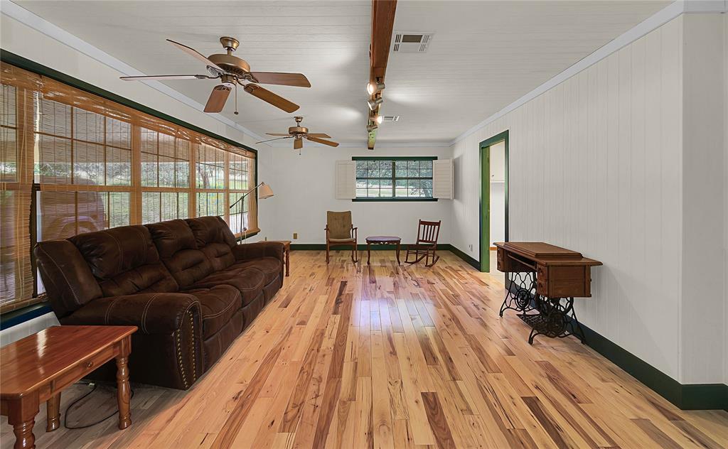 321 County Road 4275 Property Photo 16
