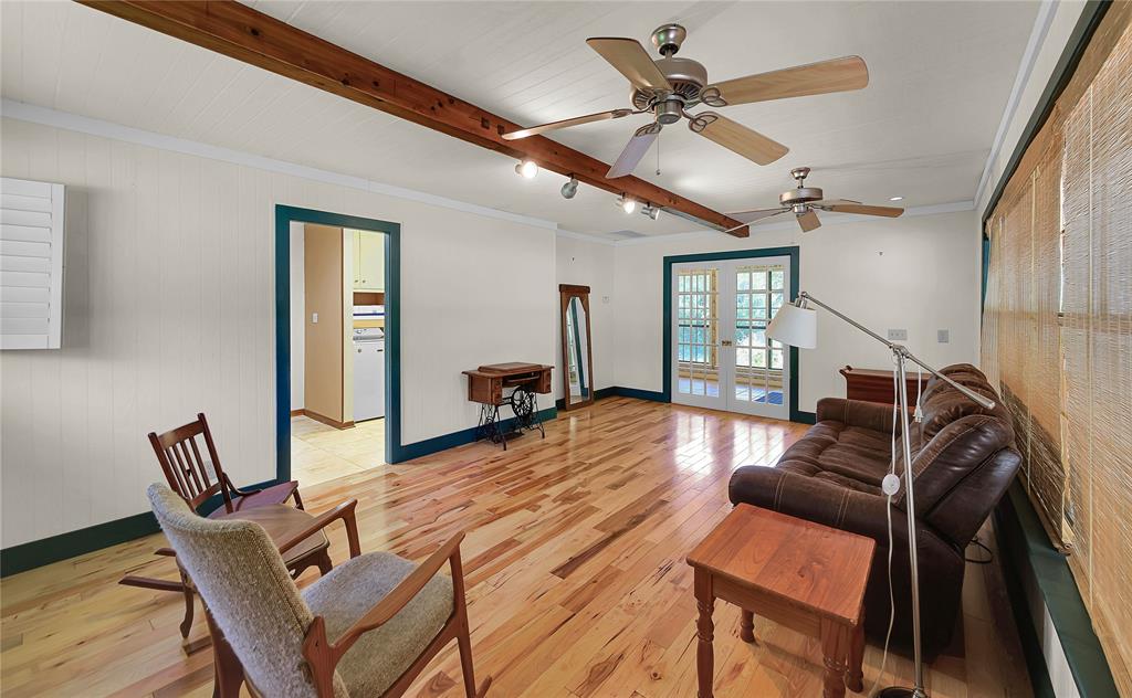 321 County Road 4275 Property Photo 17