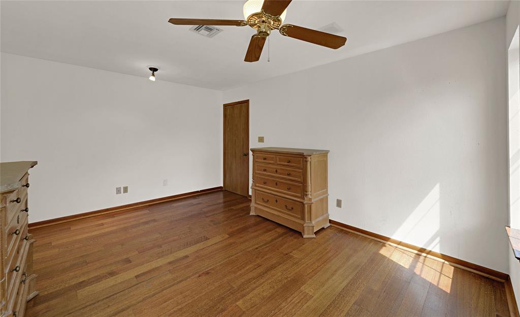321 County Road 4275 Property Photo 23