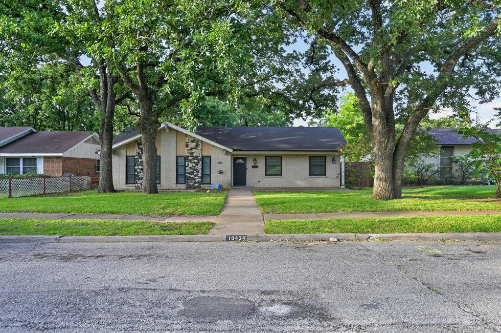 10434 Castlerock Drive Property Photo 1