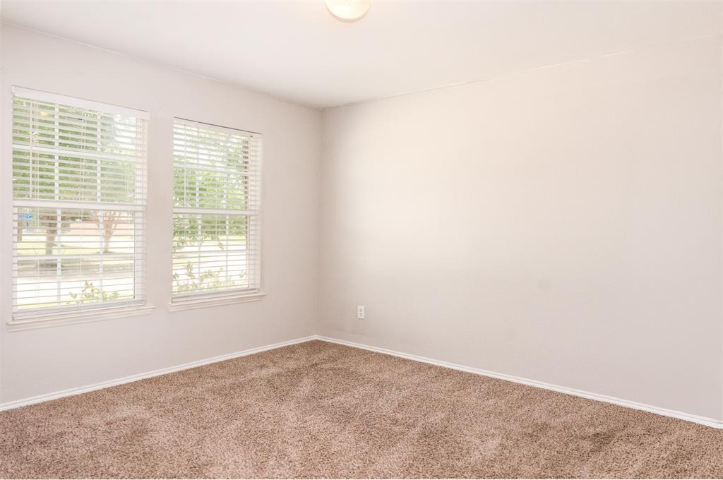 806 White Fields Way Property Photo 4