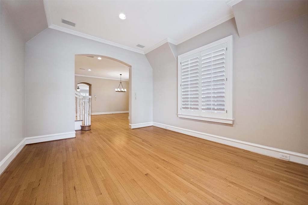 3448 Granada Avenue Property Photo 4